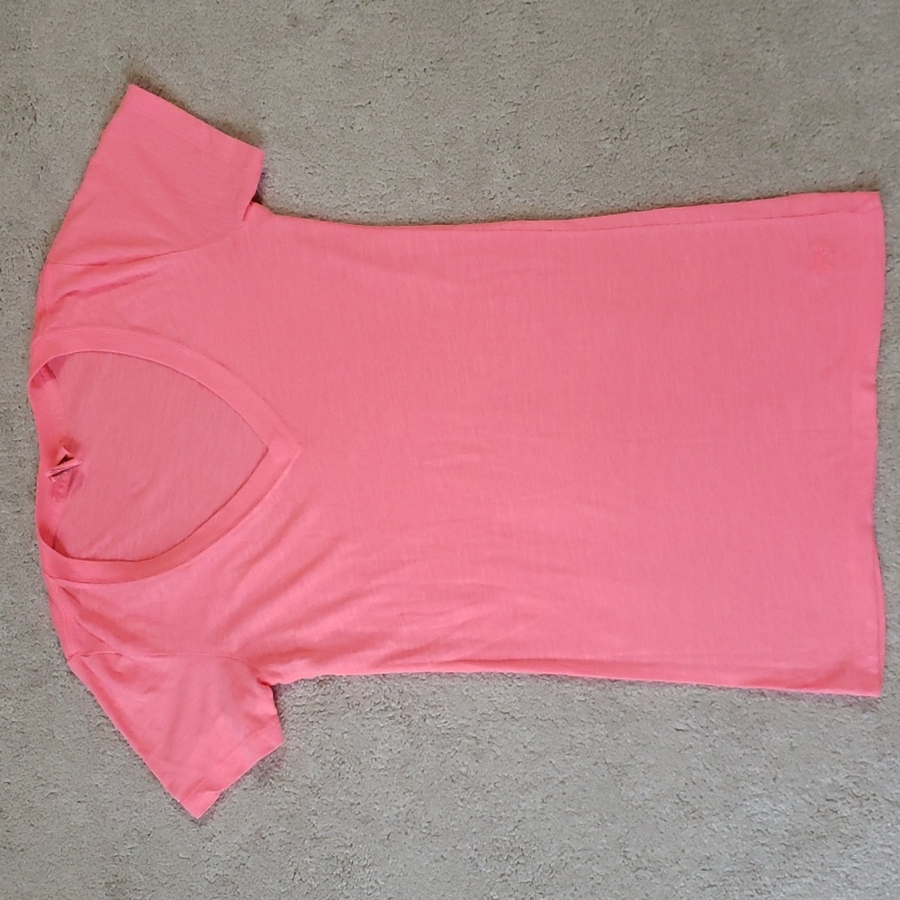 Neon pink/coral tee
